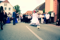 Hochzeitsfotografie in Kehl und der ganzen Ortenau. Booombox liefert Ihnen unvergessliche Fotos von den Vorbereitungen bis zur Trauung und der Hochzeitsfeier.