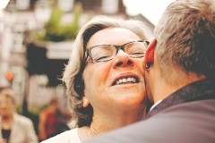 Hochzeitsfotografie in Kehl und der ganzen Ortenau. Booombox liefert Ihnen unvergessliche Fotos von den Vorbereitungen bis zur Trauung und der Hochzeitsfeier.